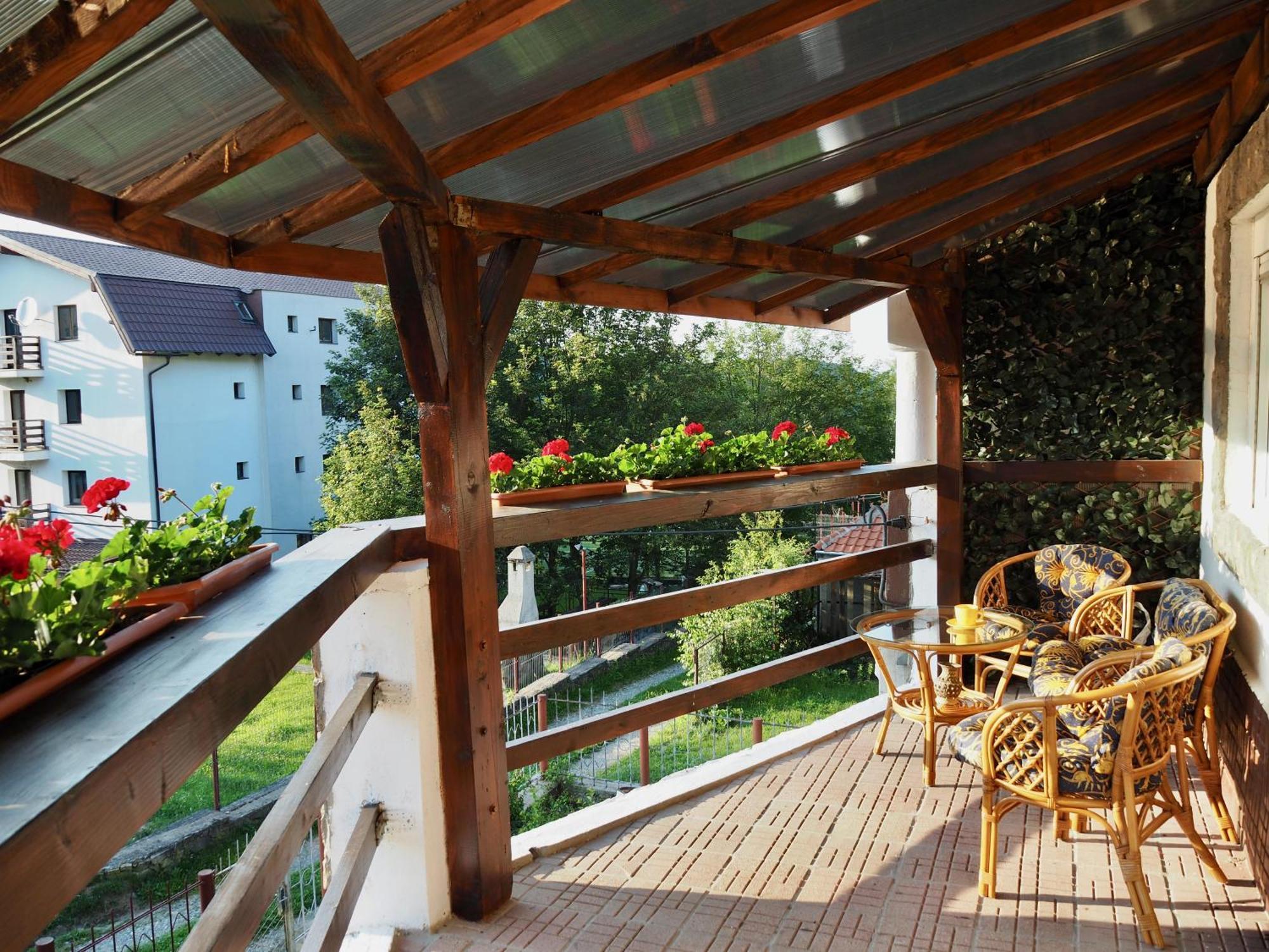 Holiday House Văliug Exteriör bild