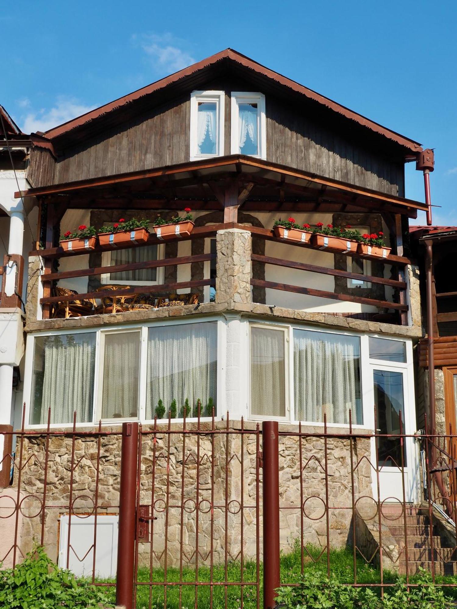 Holiday House Văliug Exteriör bild